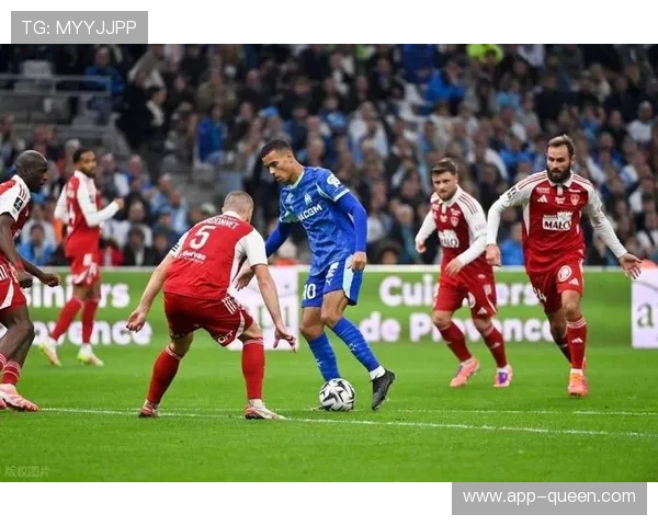 马赛3-0布雷斯特,格林伍德点射破门
